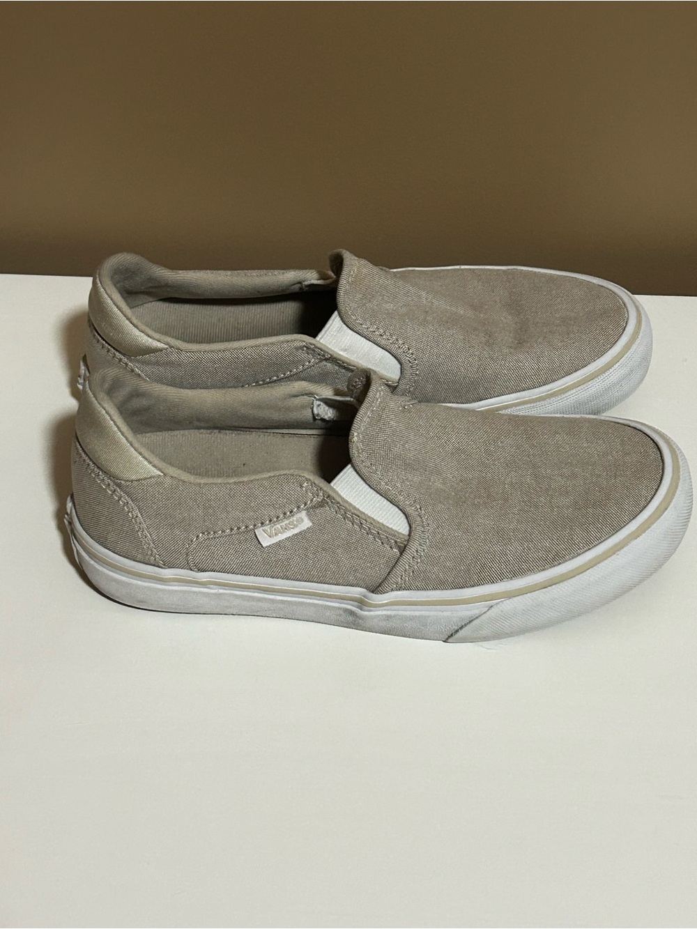 Vans women’s gray canvas size 6 shoes slip one